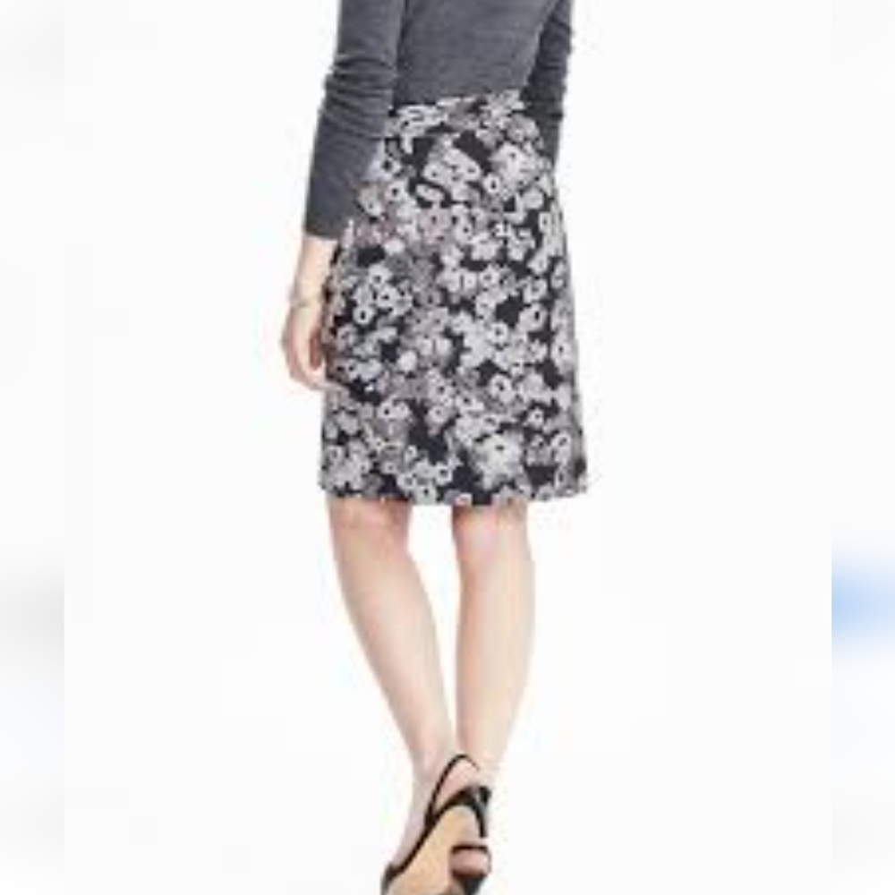 Skirt Youth Size L (14-16)